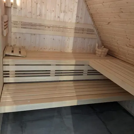 Balthasar - Mit Kamin Und Sauna Fuer 6 Personen Pepelow